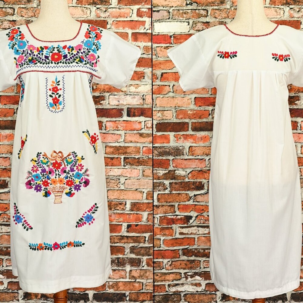 Vintage 60s/70s White Hand Embroidered Oaxacan Mexican Dress